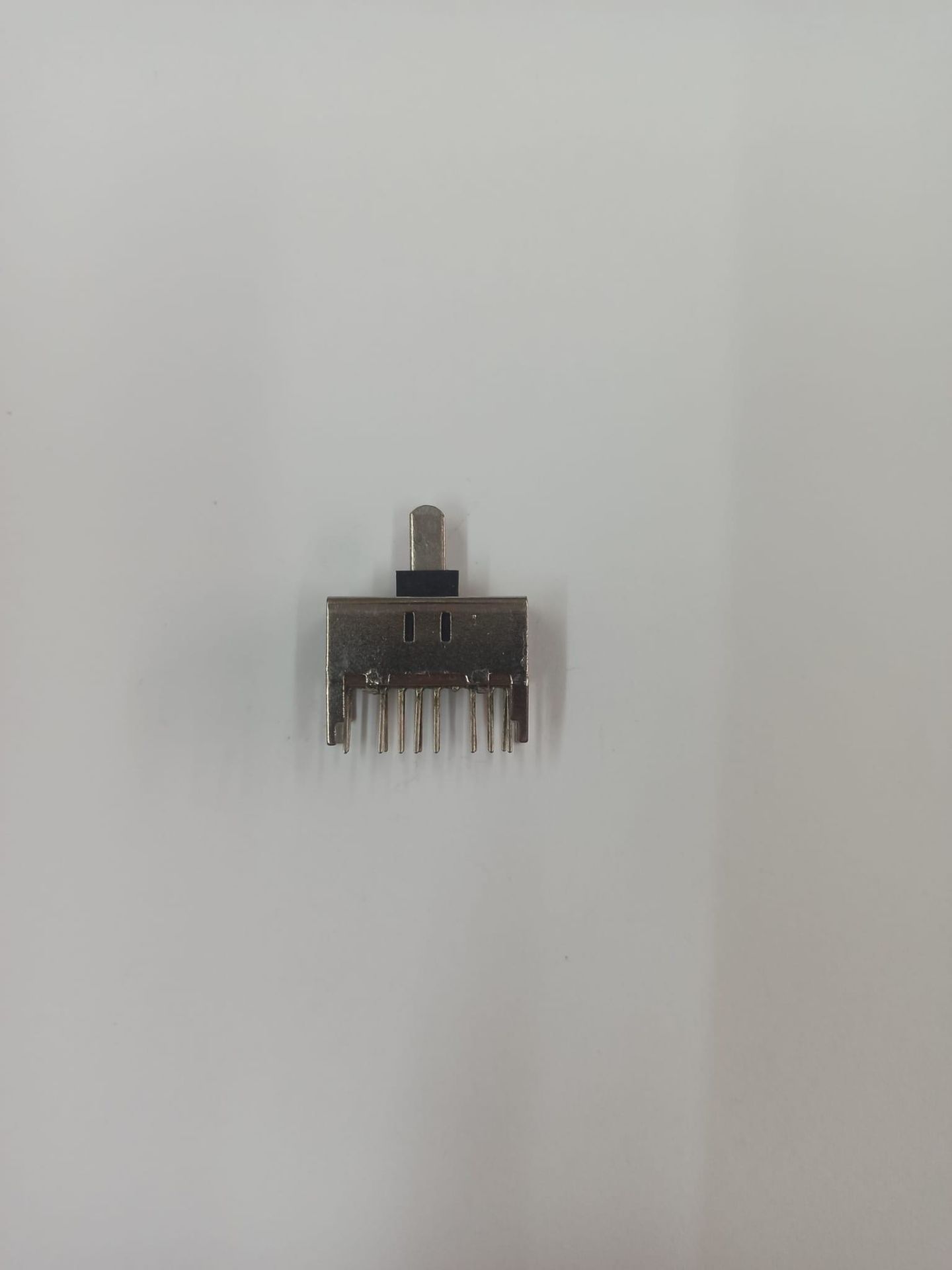 Switch On-Off-On Metal Başlık Dik
