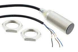OMRON E2B-M18KS08-WP-C2